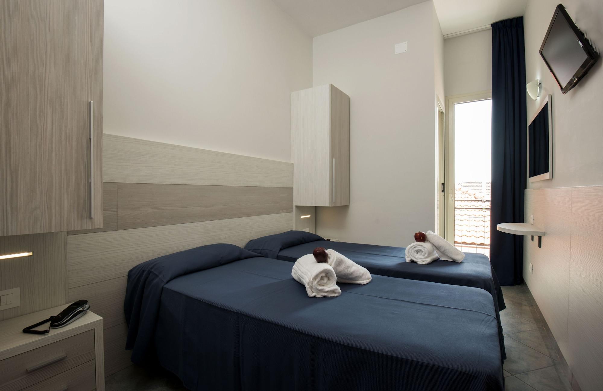 Hotel Scarlet Римини Екстериор снимка