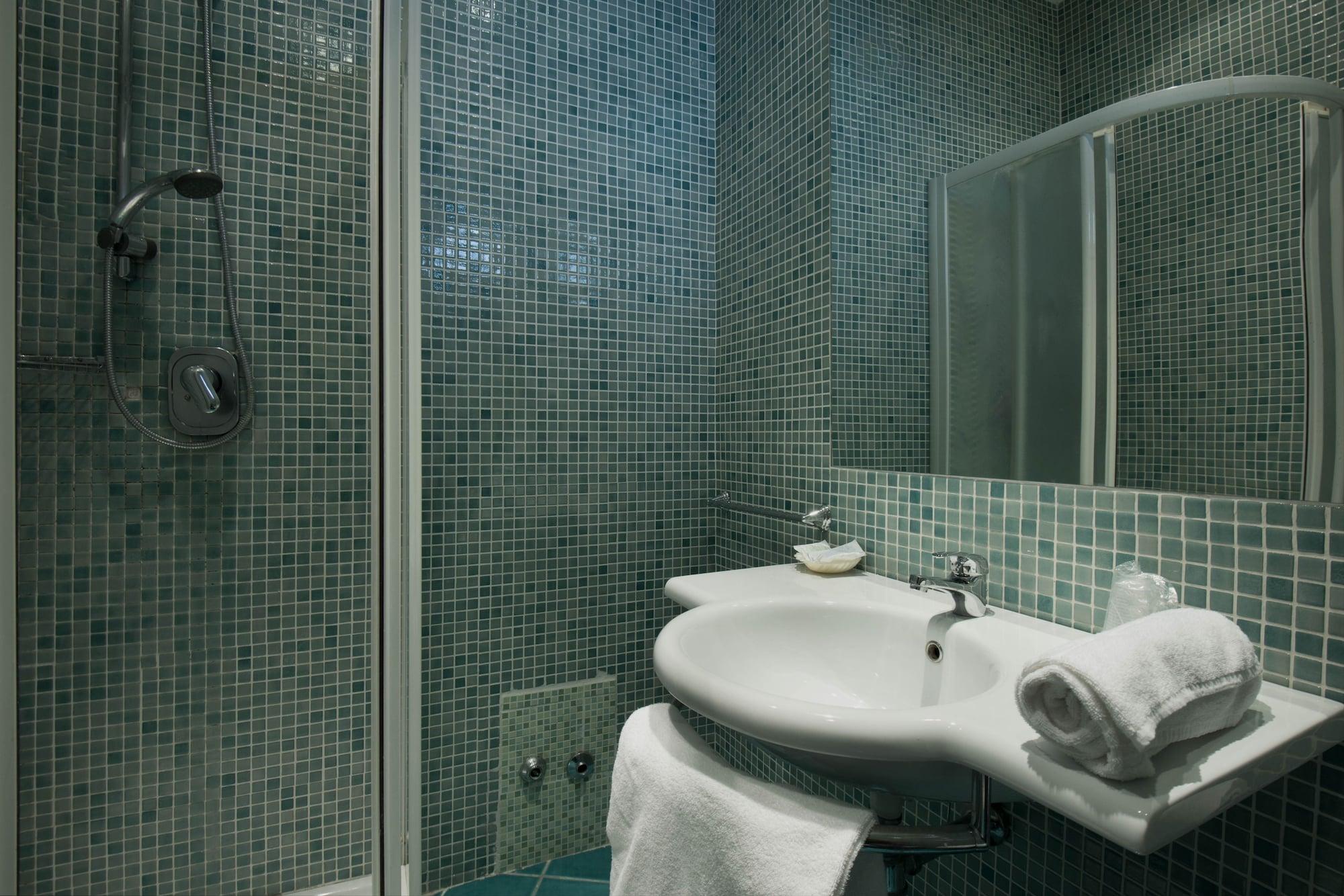 Hotel Scarlet Римини Екстериор снимка