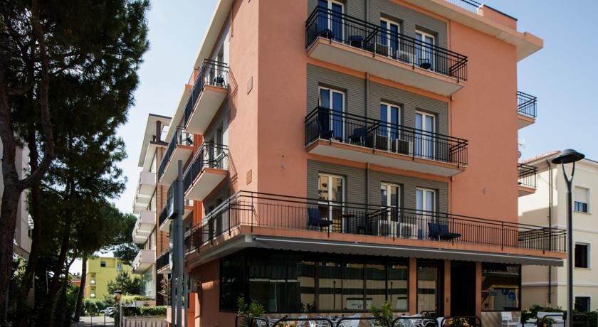 Hotel Scarlet Римини Екстериор снимка